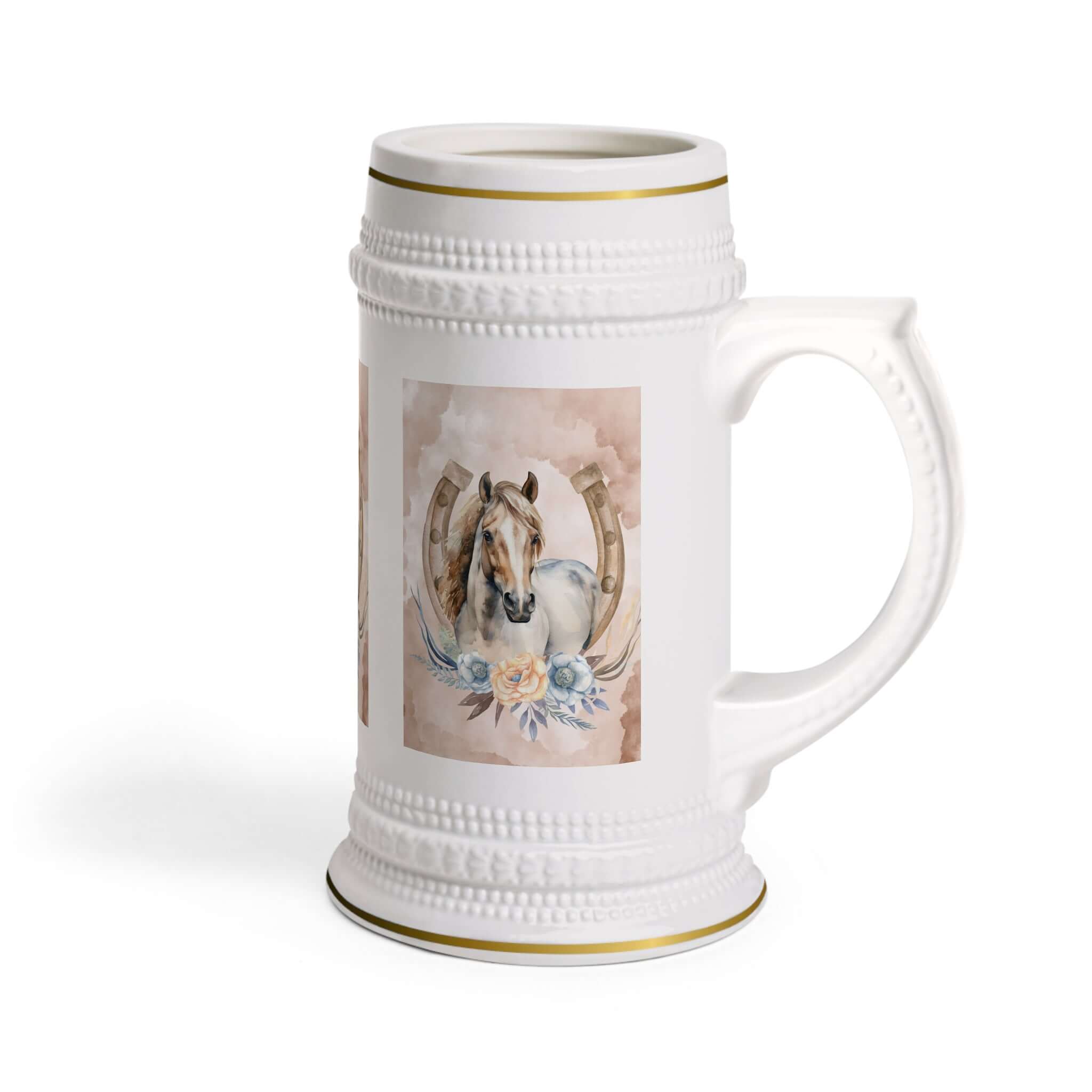 Bierkrug aus Keramik mit Pferde- und Hufeisenmotiv – Aquarell-Reitmotiv Ein Bierkrug, der nicht nur praktisch ist, sondern auch mit einem eleganten und künstlerischen Motiv begeistert. Das Aquarell-Design mit Pferd und Hufeisen macht ihn zu einem besonder
