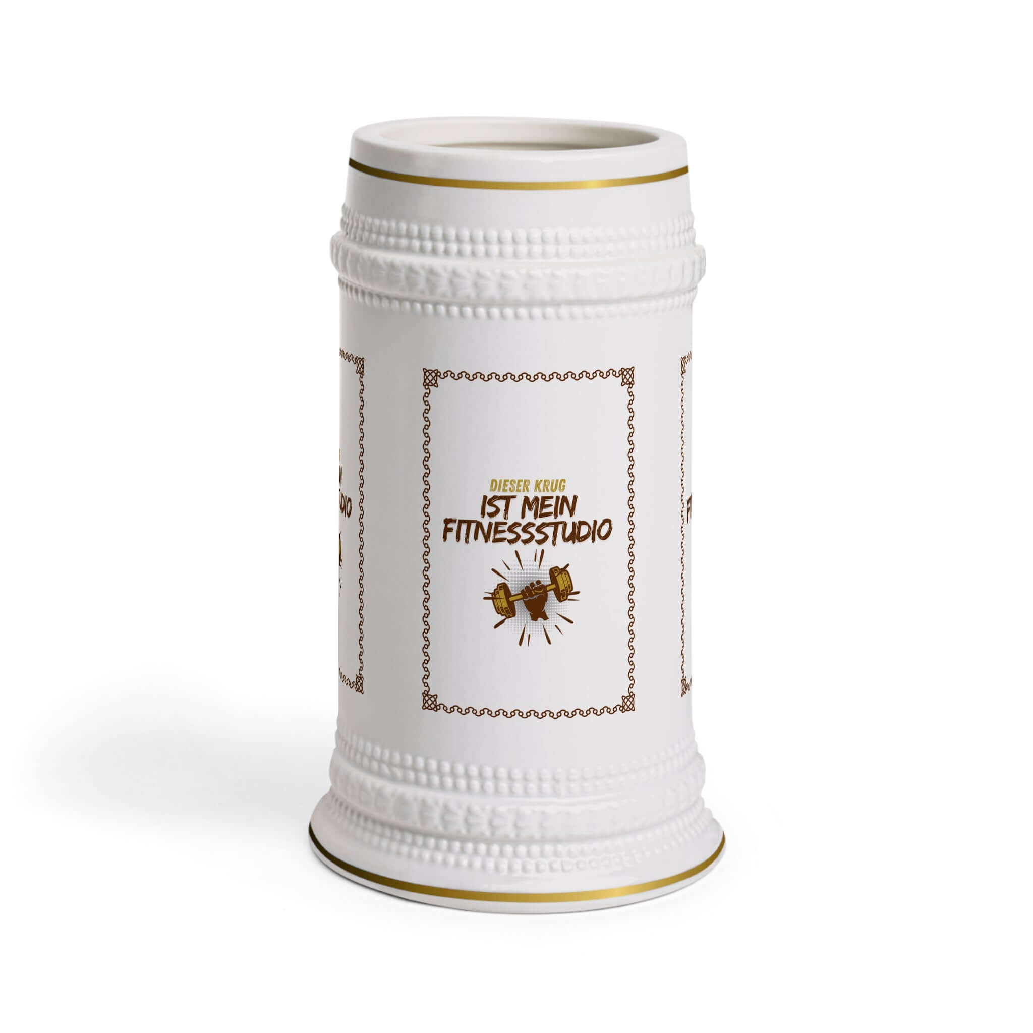 Bierkrug – „Mein Fitnessstudio“ Manche gehen ins Fitnessstudio, andere heben lieber den Krug. Dieser Bierkrug bringt den Spaß auf den Punkt: Humorvoller Spruch: „Mein Fitnessstudio – hier trainiere ich mit jedem Schluck!“ Robust & alltagstauglich: Solid