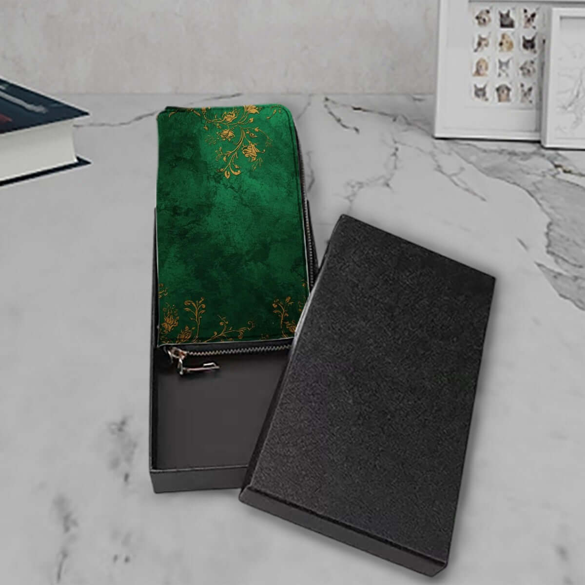 Clutch Wallet for Women in green PU with double-sided UV printing, featuring large capacity and multiple card slots. Clutch-Geldbörse für Damen.