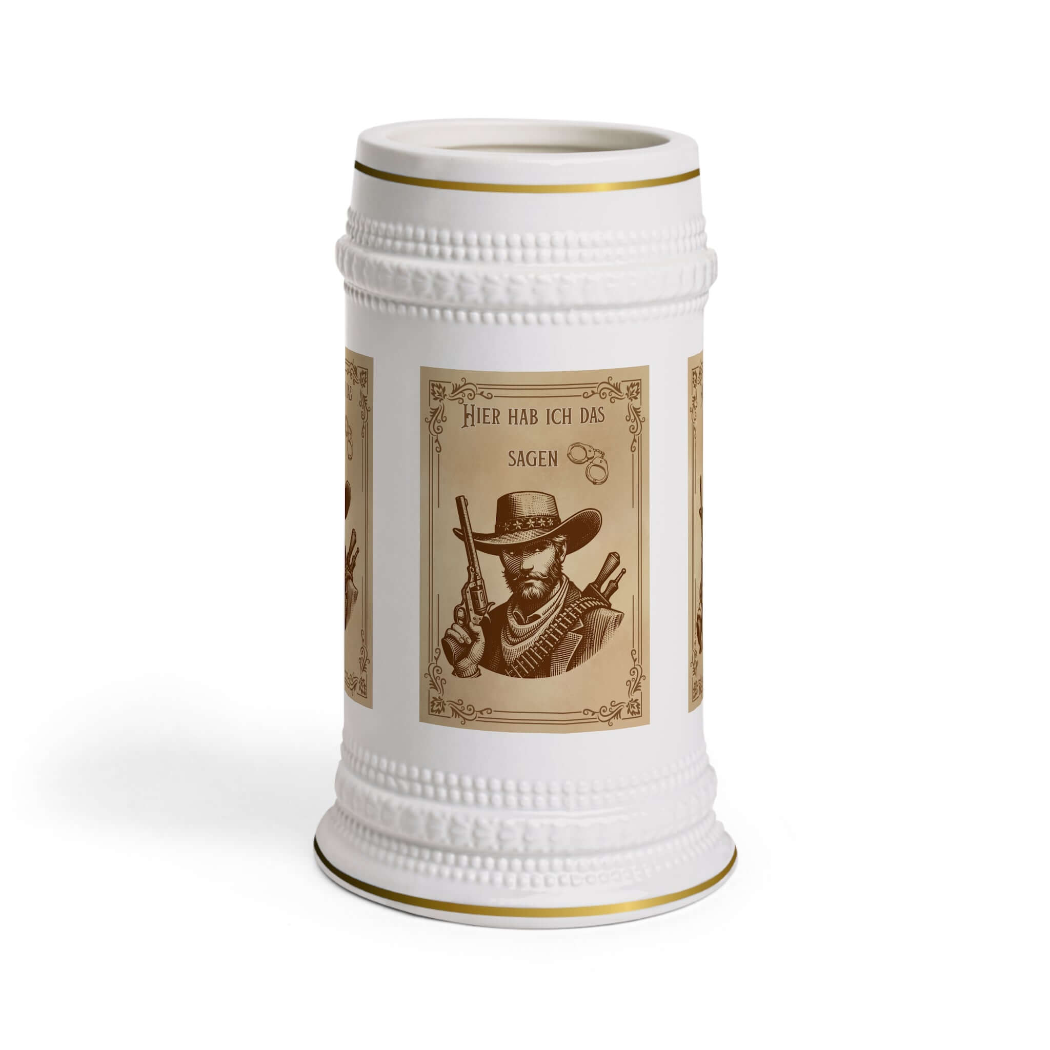Bierkrug – „Hier hab ich das sagen“ Ein Bierkrug, der nicht nur praktisch ist, sondern auch eine klare Botschaft vermittelt. Mit dem Spruch „Hier hab ich das sagen“ wird er zum humorvollen Accessoire und idealen Geschenk für selbstbewusste Bierliebhaber.