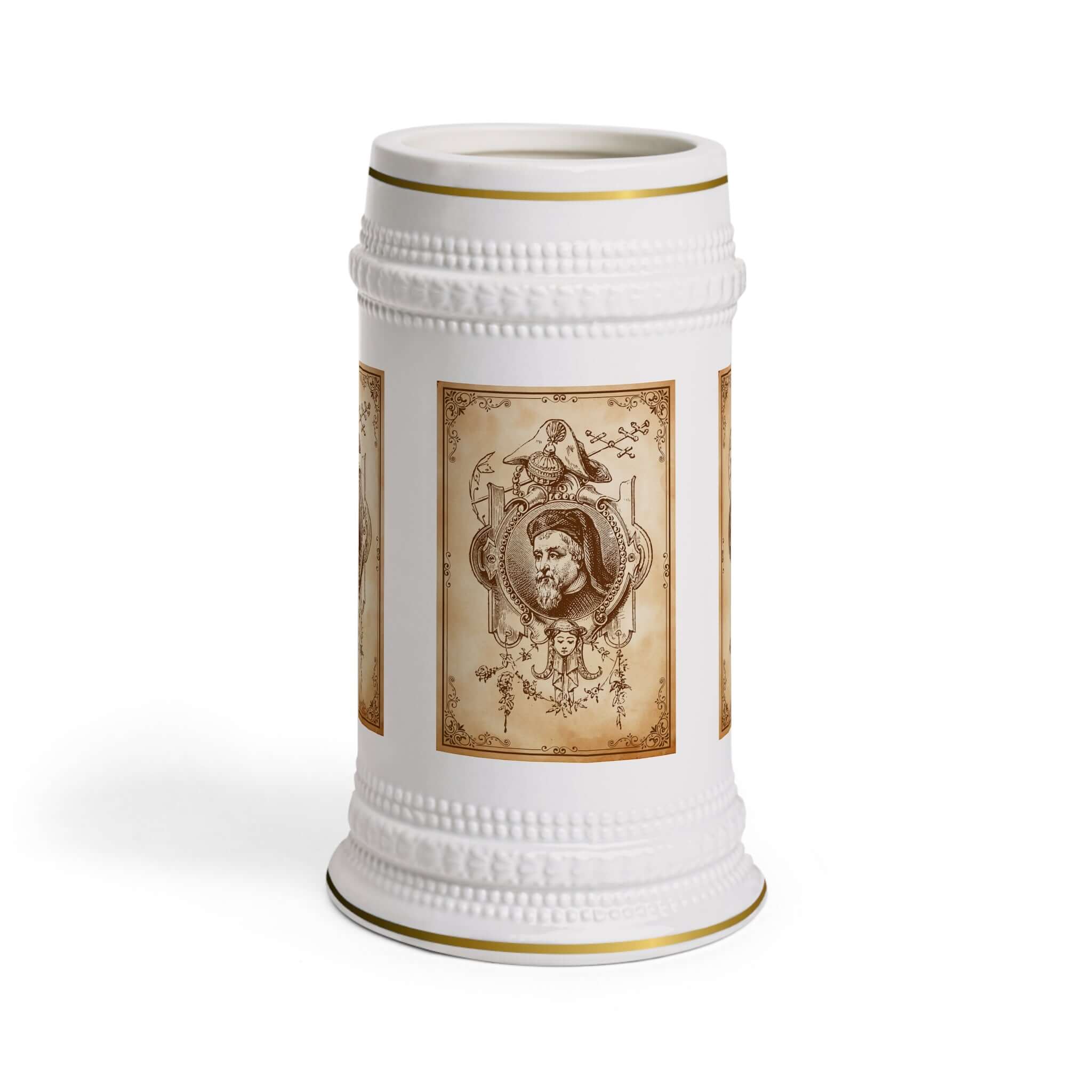 Bierkrug mit Porträtmotiv – Antikes Sepia-Gentleman-Design Ein Bierkrug, der Geschichte erzählt und Eleganz ausstrahlt. Das antike Sepia-Design mit Gentleman-Porträt macht ihn zu einem besonderen Sammlerstück und Alltagsbegleiter: Design: Klassisches Por