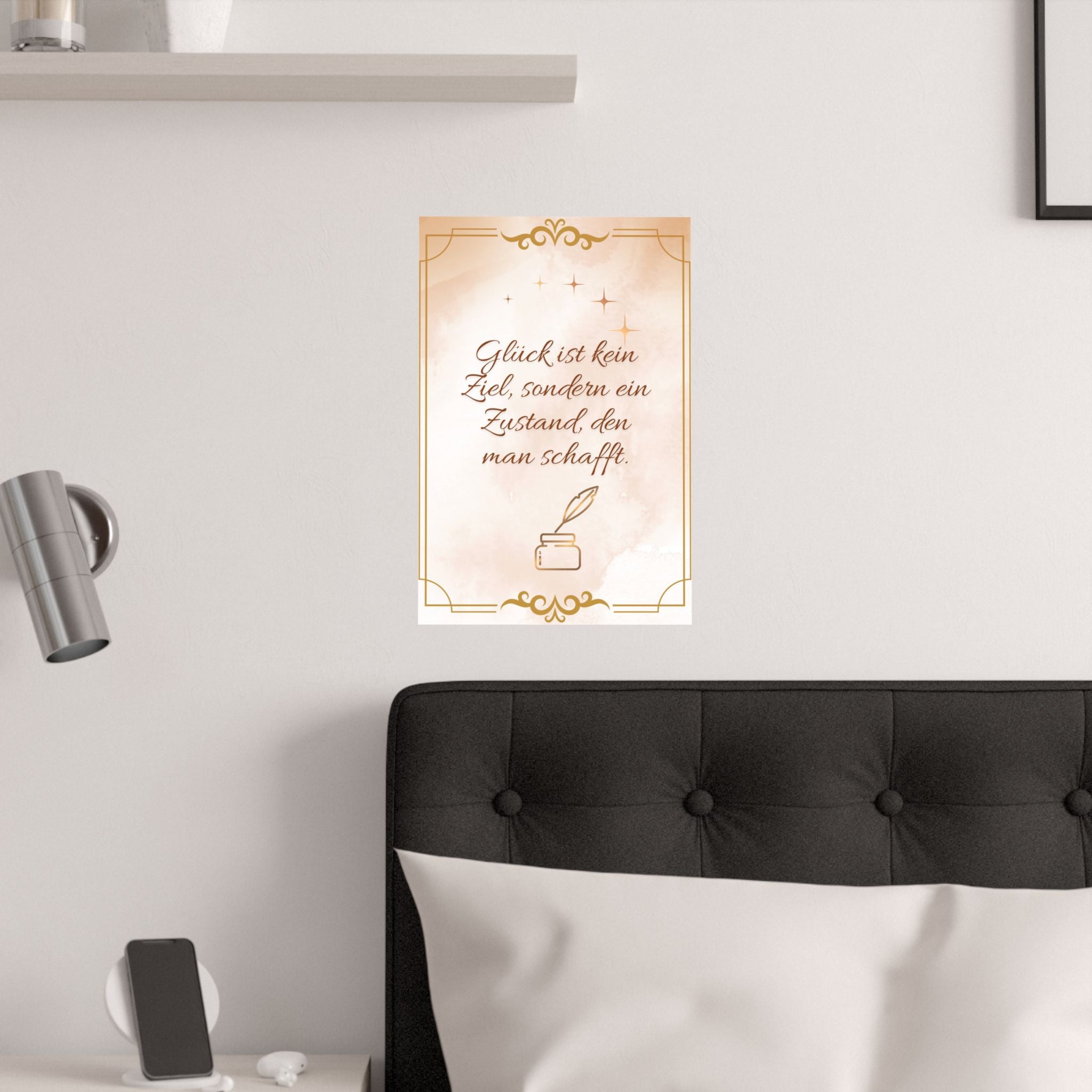 Elegante Motivationsposter aus Satin über das Bett