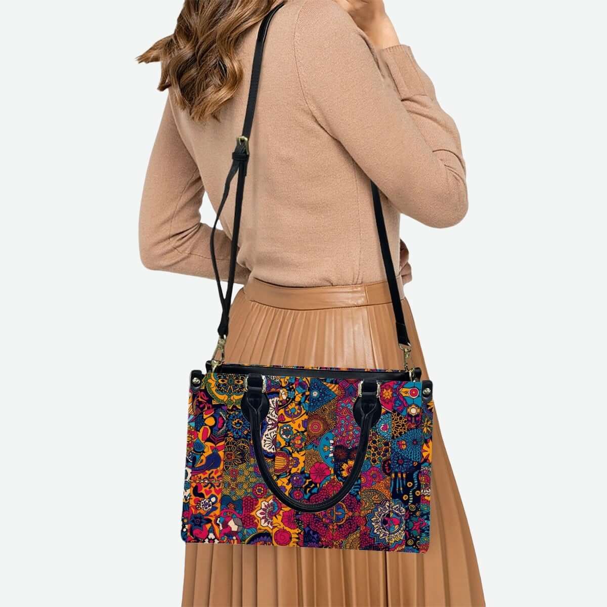 Stylish PU Tote Bag for Women with vibrant UV printed patterns, perfect accessory for casual outfits. Details für PU-Tragetasche für Damen ansehen.