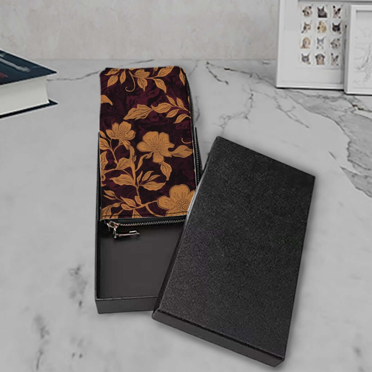 Clutch-Geldbörse für Damen aus hochwertigem PU mit floralem Muster, multifunktional und elegant, in Geschenkbox präsentiert.