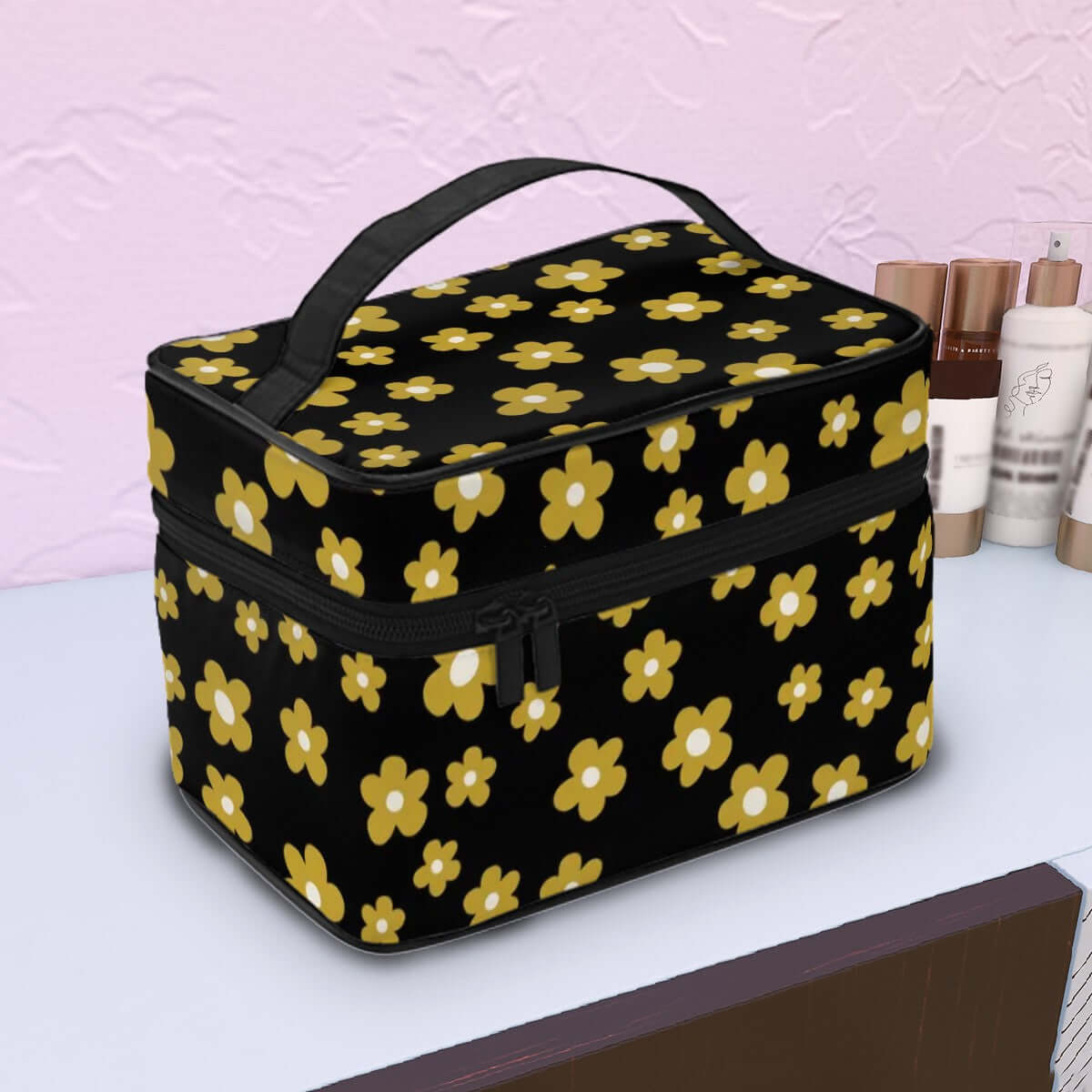 Portable Travel Makeup Bag with floral design, polyester material, large capacity, Clutch-Geldbörse für Damen, on a dresser.