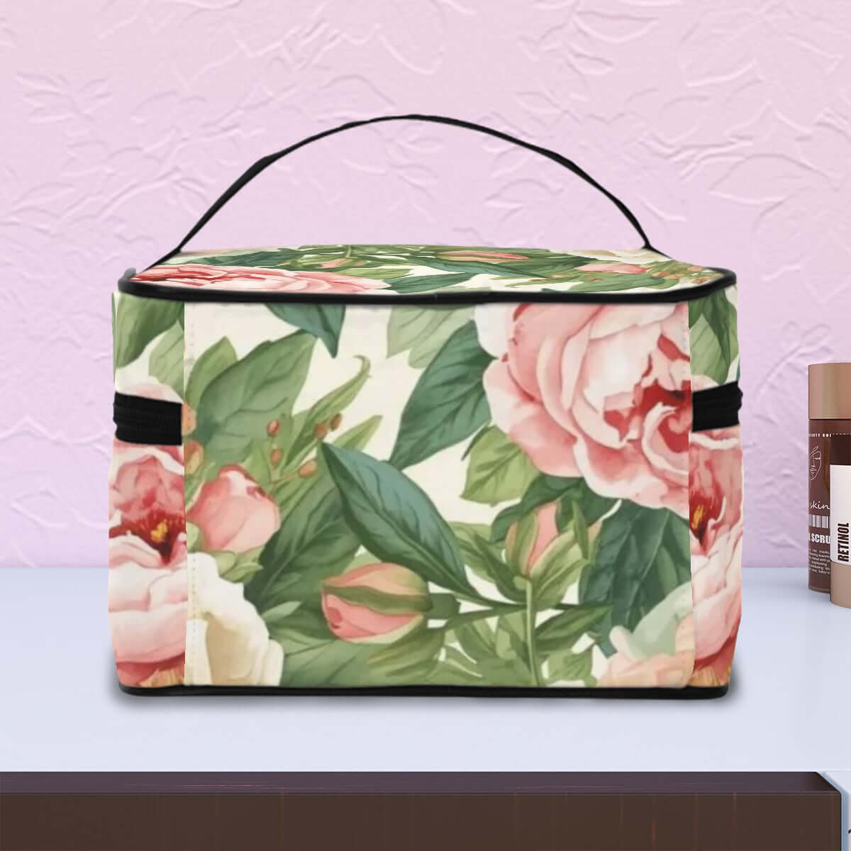 Tragbare Reise-Kosmetiktasche mit Blumenmuster, aus Polyester, ideal für Reisen, große Kapazität, einseitiger Druck. Details ansehen.