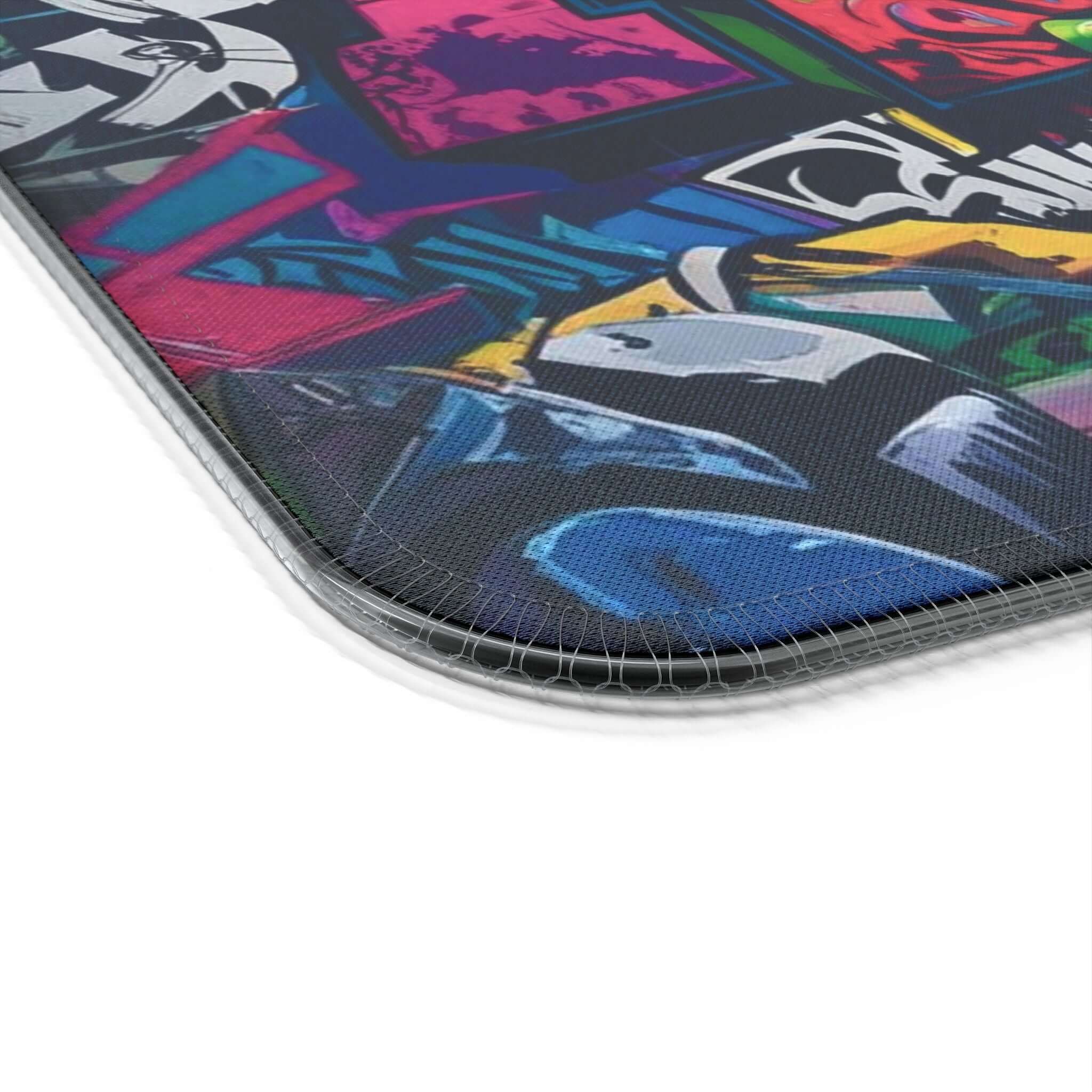 LED-Gaming-Mauspad – Kabelloses Laden, buntes Graffiti-Design - Design-Familientruhe