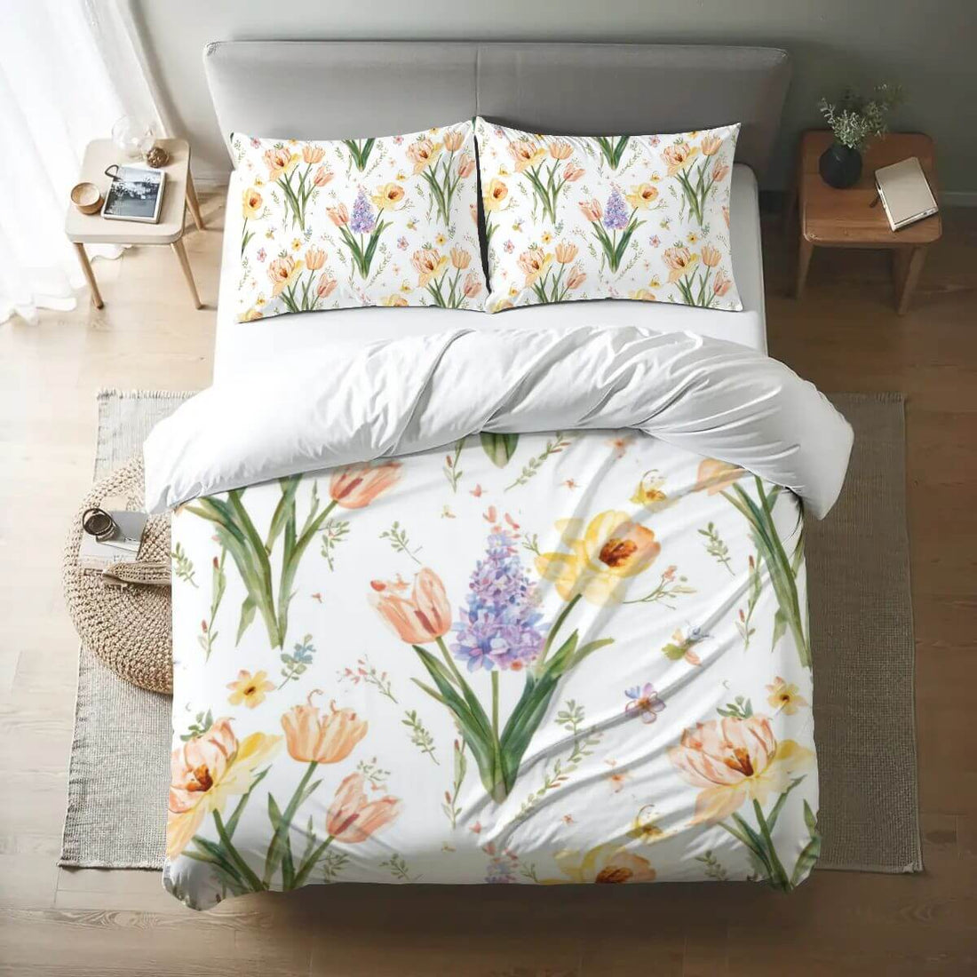 Queen-Bettwäsche-Set mit floralem Design in zarten Pastellfarben, hergestellt aus 90GSM Polyester, mit zwei passenden Kissenbezügen.