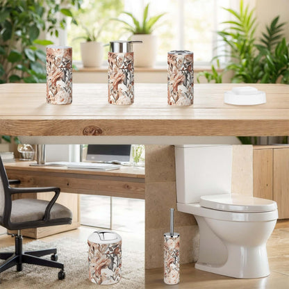 Badezimmer-Accessoires-Set, 5-teilig aus hochwertigem Kunststoff mit floralen Mustern in modernem Badezimmer-Ambiente, inklusive Zahnbürstenhalter.