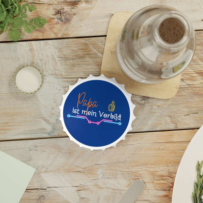 Flaschenöffner – „Papa ist mein Vorbild“ Ein Flaschenöffner, der nicht nur praktisch ist, sondern auch eine liebevolle Botschaft vermittelt. Mit dem Spruch „Papa ist mein Vorbild“ wird er zum perfekten Geschenk, das Wertschätzung und Humor vereint.  Desig