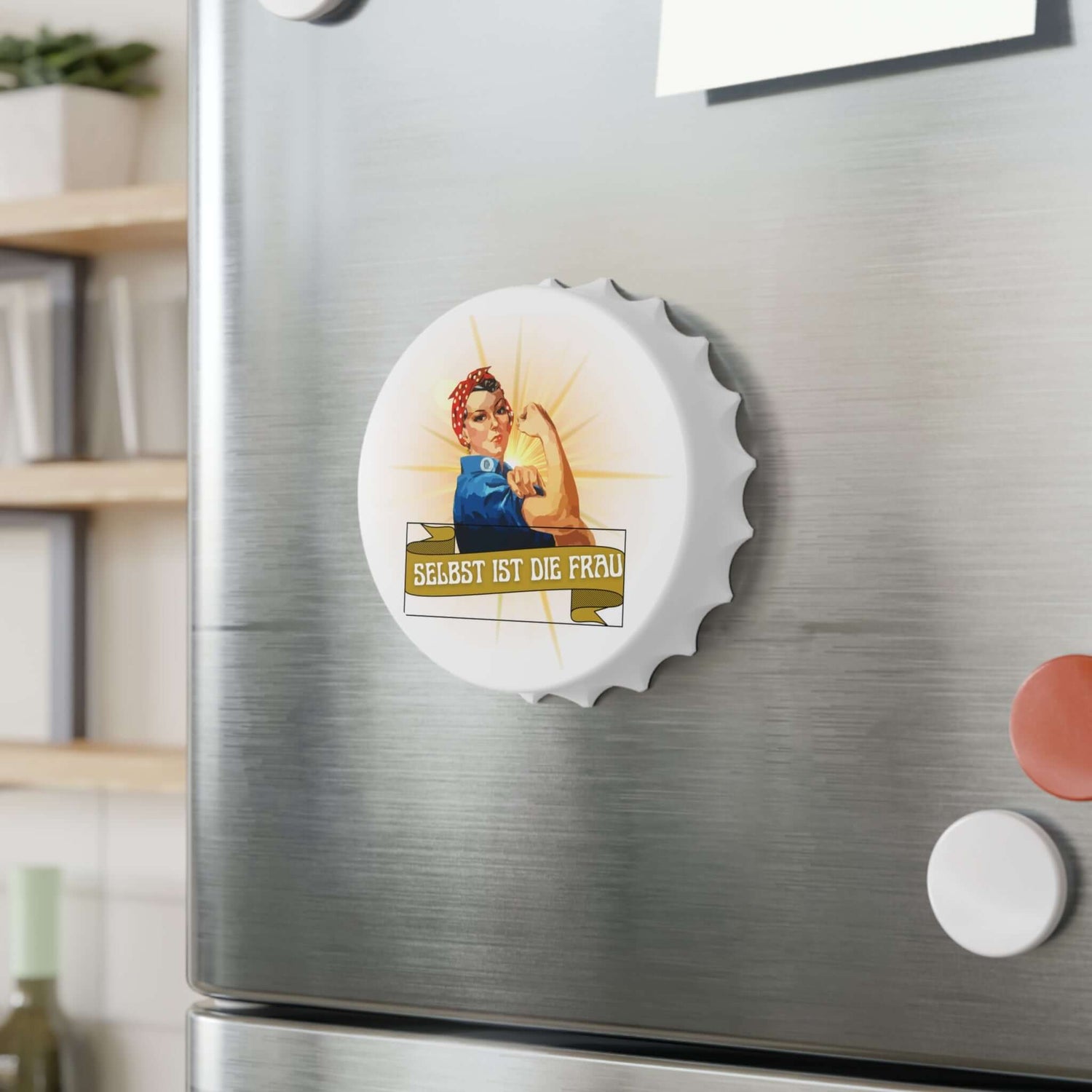 Flaschenöffner – „Selbst ist die Frau“ Ein Flaschenöffner, der nicht nur praktisch ist, sondern auch eine klare Botschaft vermittelt. Mit dem Spruch „Selbst ist die Frau“ wird er zum starken Statement-Accessoire für selbstbewusste Frauen.  Design: Humorvo
