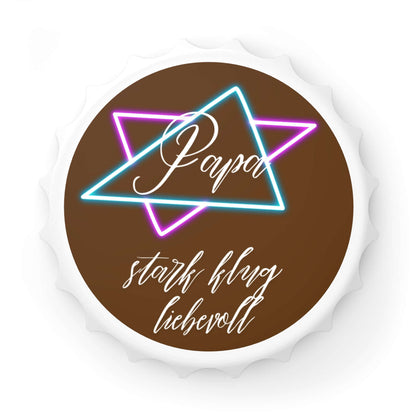 Flaschenöffner mit der Aufschrift „Papa“ Ein Flaschenöffner, der nicht nur praktisch ist, sondern auch eine liebevolle Botschaft trägt. Mit der Aufschrift „Papa“ wird er zum perfekten Geschenk für Väter – funktional und zugleich persönlich.  Design: Schli