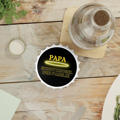 Flaschenöffner – „Papa Schutzengel der Familie“ Ein Flaschenöffner, der nicht nur praktisch ist, sondern auch eine liebevolle Botschaft vermittelt. Mit dem Spruch „Papa Schutzengel der Familie“ wird er zum perfekten Geschenk, das Wertschätzung und Humor v