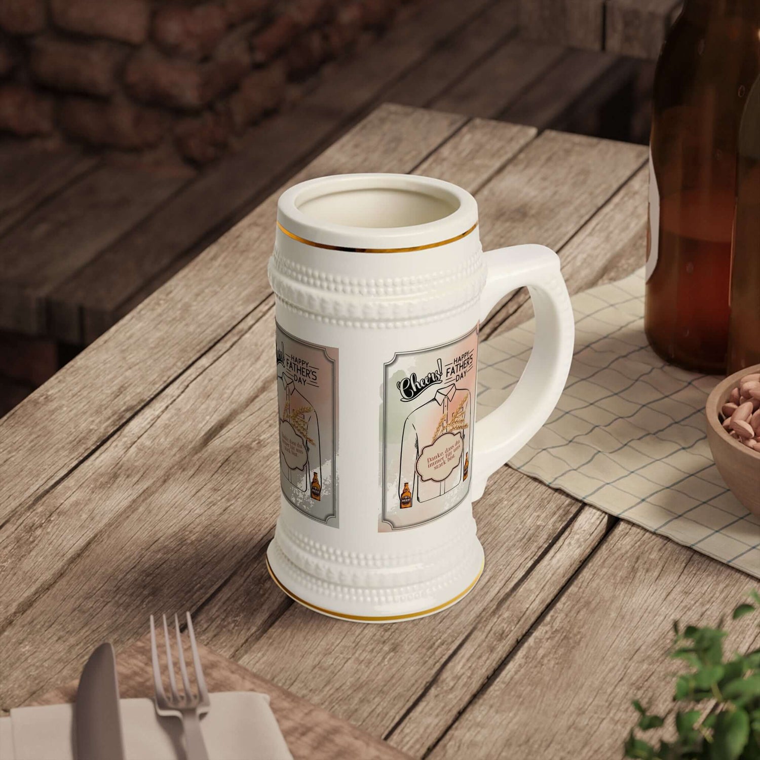 Bierkrug zum Vatertag – Prost! Ein Bierkrug, der nicht nur praktisch ist, sondern auch eine fröhliche Botschaft vermittelt. Mit dem Spruch „Prost!“ und dem Bezug zum Vatertag wird er zum perfekten Geschenk für Väter, die gerne ein kühles Bier genießen.  D