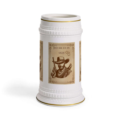 Bierkrug – „Hier hab ich das sagen“ Ein Bierkrug, der nicht nur praktisch ist, sondern auch eine klare Botschaft vermittelt. Mit dem Spruch „Hier hab ich das sagen“ wird er zum humorvollen Accessoire und idealen Geschenk für selbstbewusste Bierliebhaber. 