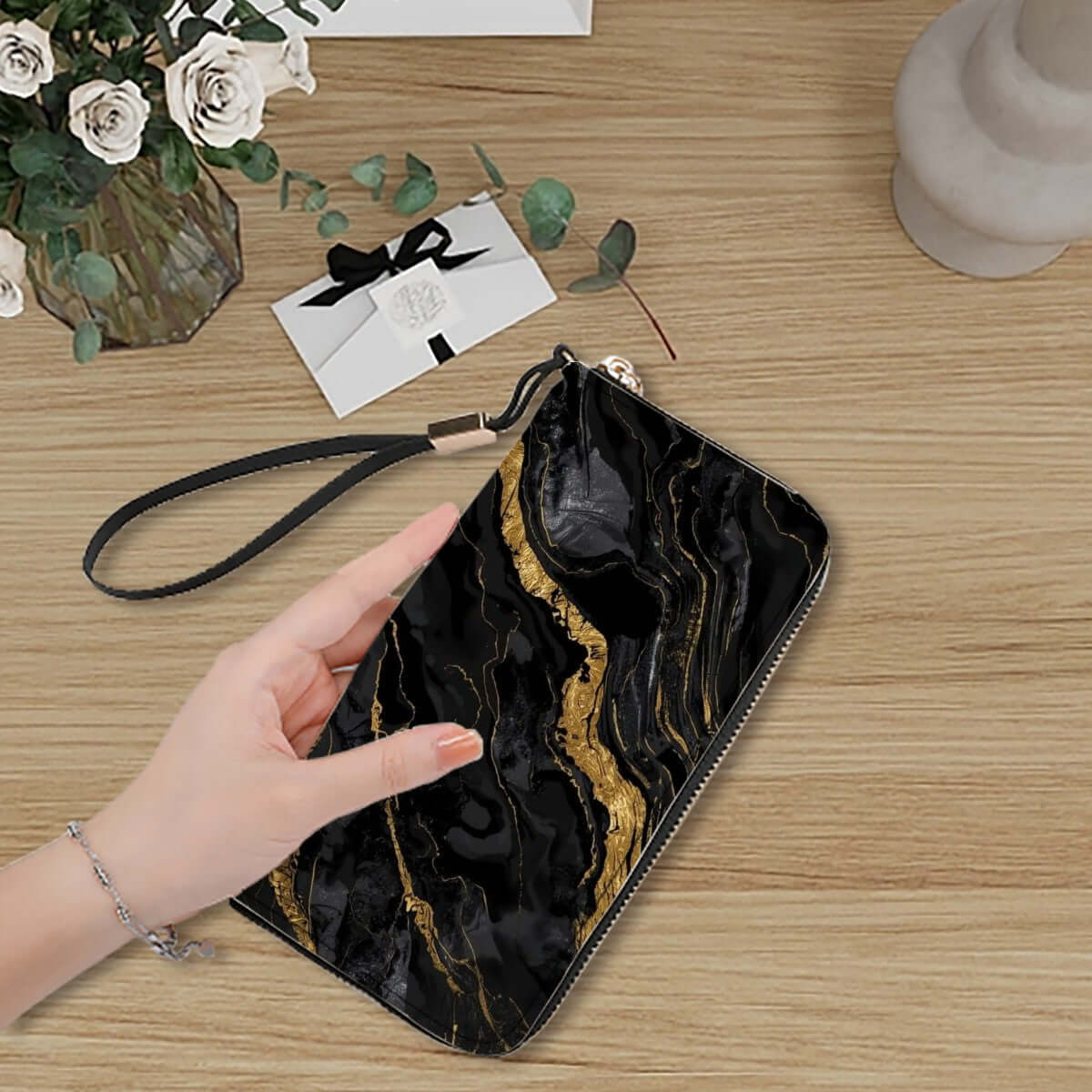 Clutch-Geldbörse für Damen aus PU mit UV-Druckdesign und großer Kapazität, enthält Aufbewahrungsbeutel-Set (2 Stück), Hand hält Börse