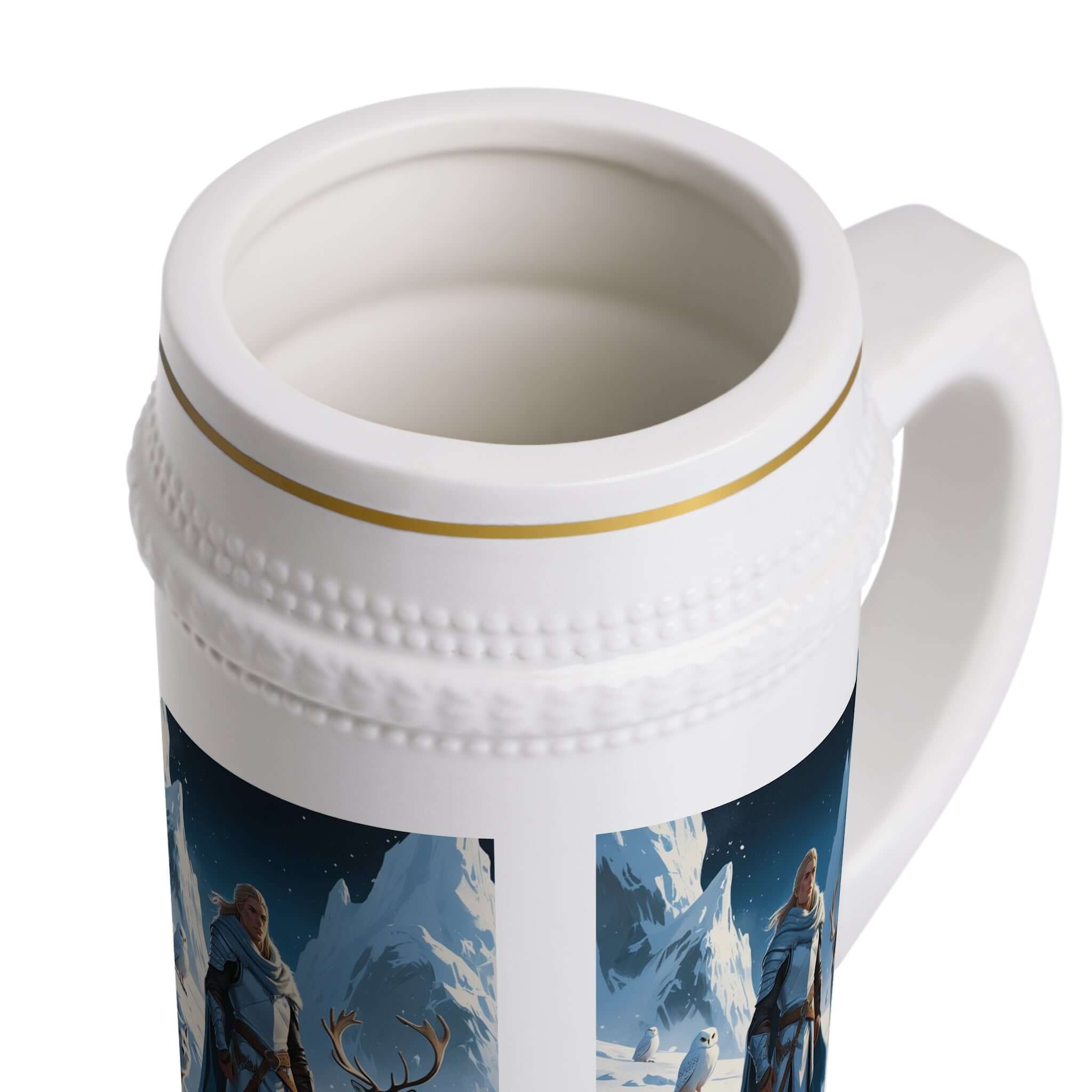 Bierkrug mit nordischem Krieger Ein Bierkrug, der nicht nur praktisch ist, sondern auch mit einem kraftvollen Motiv überzeugt. Das nordische Krieger-Design macht ihn zu einem besonderen Geschenk für Fans von Wikinger- und Fantasy-Themen.  Design: Nordisch