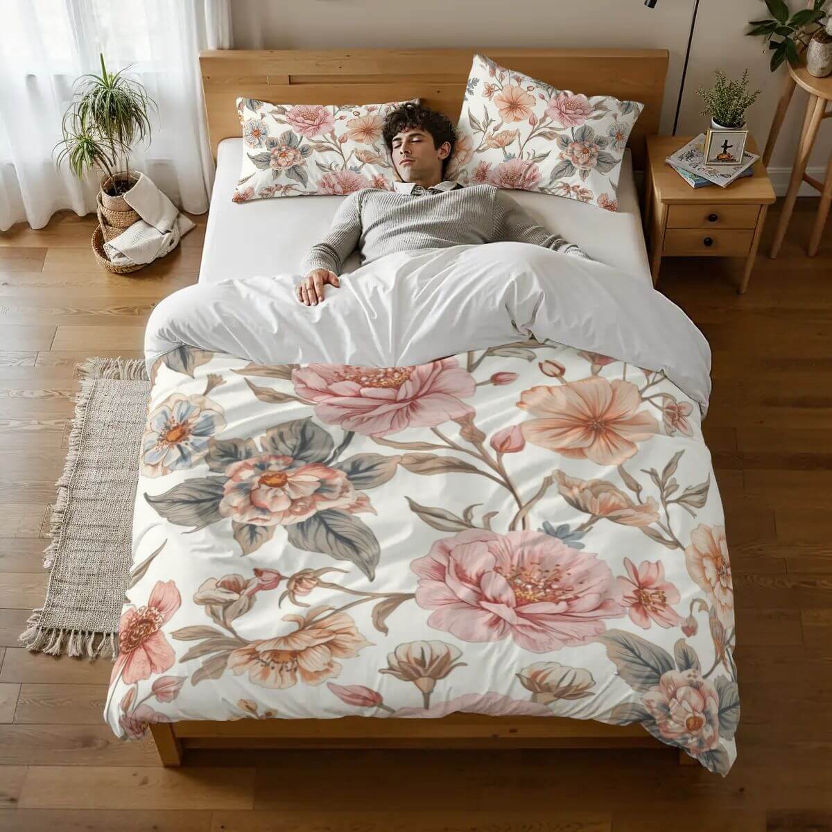 Komplettes Bettwäscheset aus 90GSM Polyester mit floralem Design auf Bettdecke und Kissenbezügen, sublimationsgedruckt, aufgestelltes Bett.