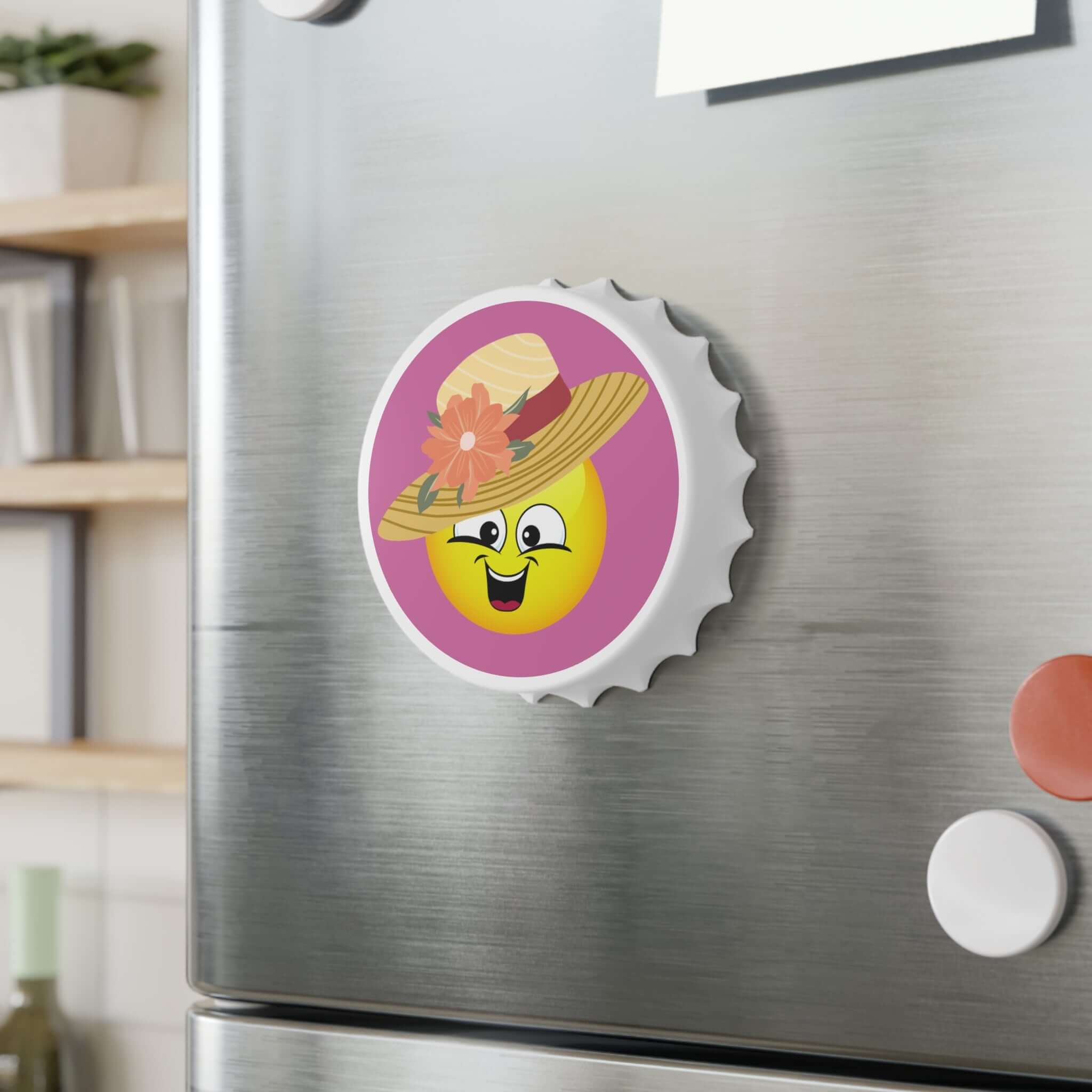Flaschenöffner mit Smiley-Sonnenhut – Magnetisch Ein Flaschenöffner, der nicht nur praktisch ist, sondern auch für gute Laune sorgt. Mit dem fröhlichen Smiley im Sonnenhut-Design wird er zum witzigen Accessoire für jede Gelegenheit.  Design: Smiley mit So