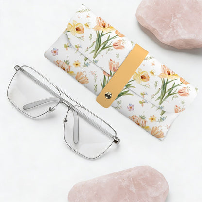 Brillenetui aus PU-Leder mit floralem Design und Metallbrille, Brillenetui PU-Leder für saubere und kratzfreie Brillenaufbewahrung.