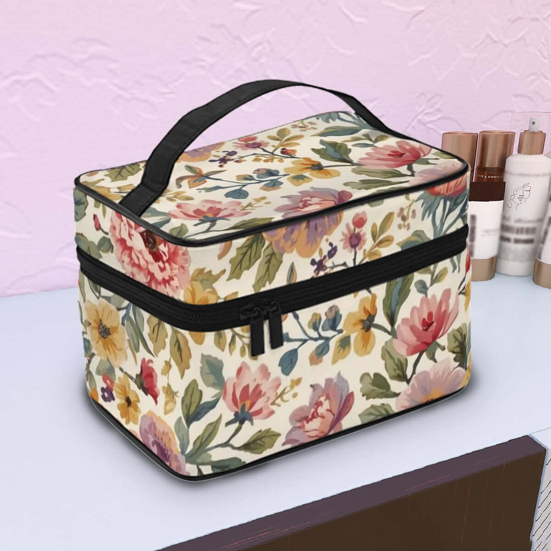 Blumige Tragbare Reise-Kosmetiktasche aus Polyester, 9,0"x6,7"x6,3" Größe, ideal für Reisen mit großer Kapazität und elegantem Design.