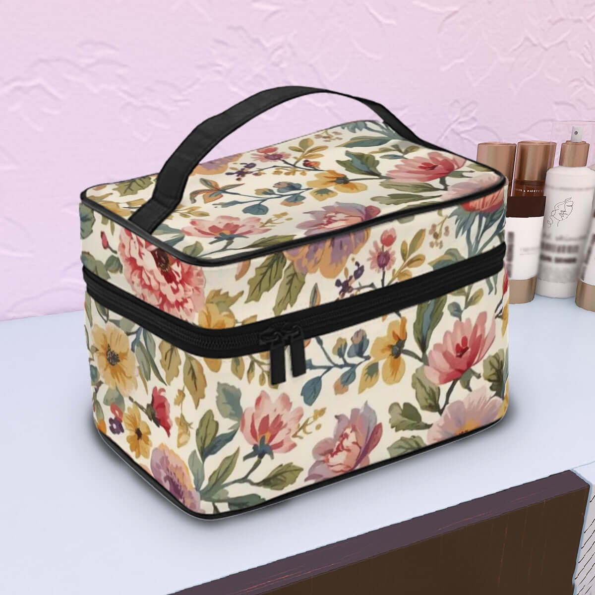 Blumige Tragbare Reise-Kosmetiktasche aus Polyester, 9,0"x6,7"x6,3" Größe, ideal für Reisen mit großer Kapazität und elegantem Design.