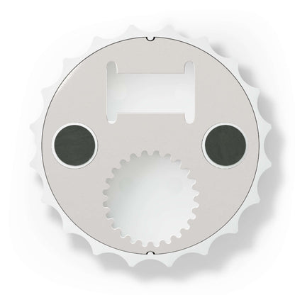 Flaschenöffner – Geschenk für Automechaniker Ein Flaschenöffner, der nicht nur praktisch ist, sondern auch perfekt zum Beruf und Hobby passt. Mit seinem Automechaniker-Design wird er zum originellen Geschenk für alle Schrauber und Werkstatt-Fans.  Design: