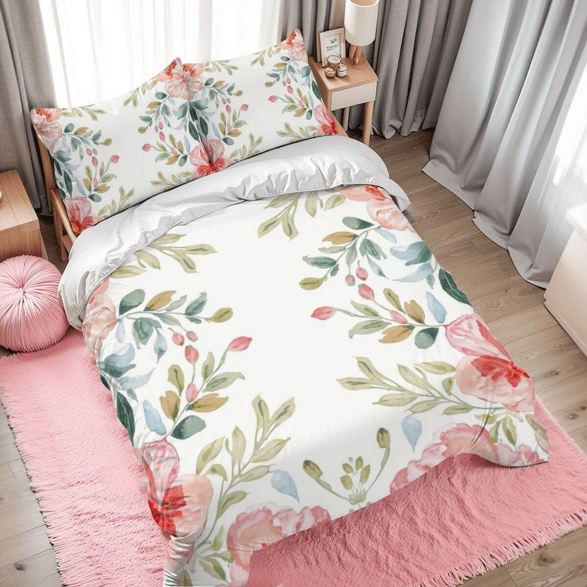 Komplettes Bettwäscheset aus 90GSM Polyester mit floralen Designs auf Bett- und Kissenbezügen, hochwertig und atmungsaktiv.