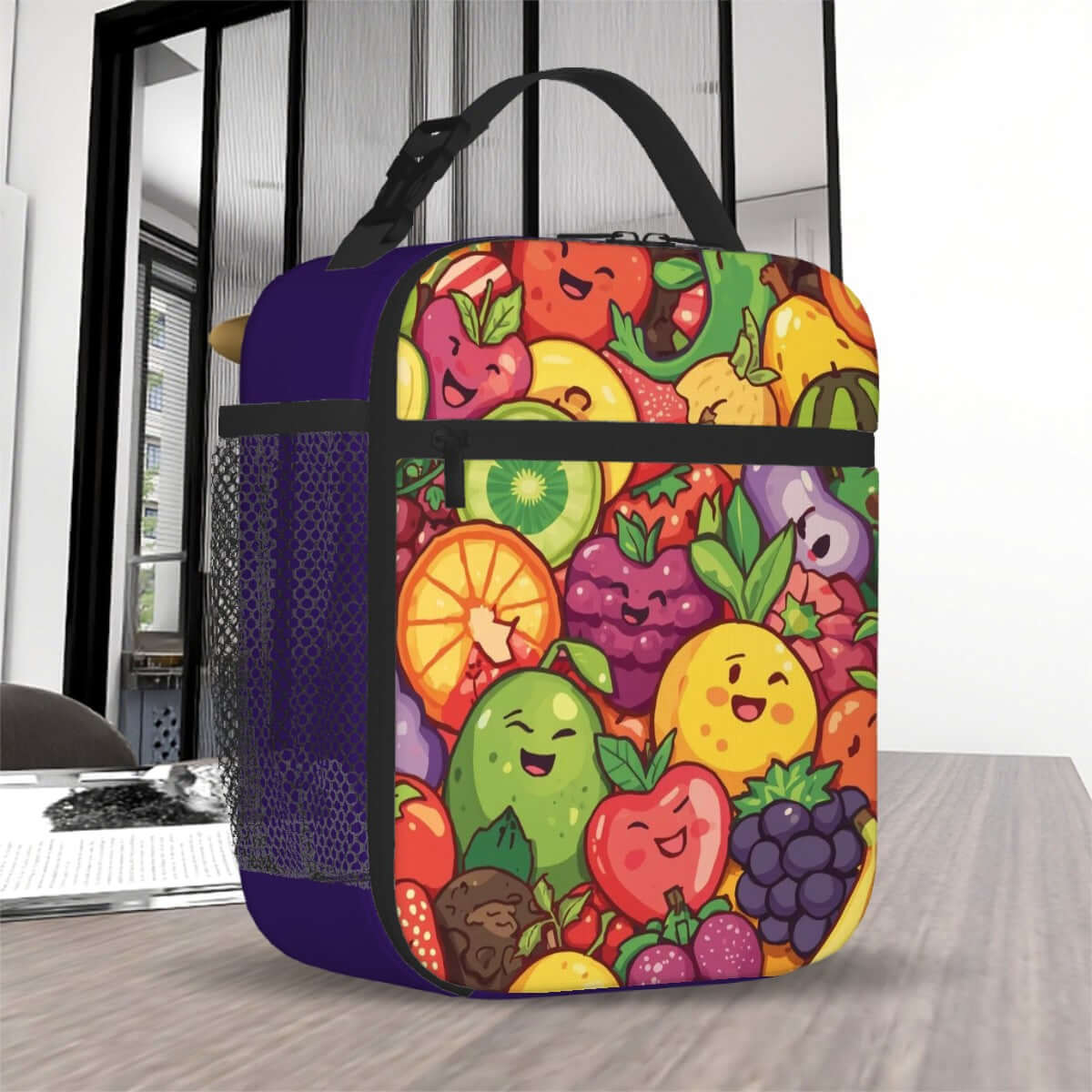 Lunchtasche mit ein schönes Design aus Oxford-Stoff, buntes Fruchtmuster, ideal für Mahlzeiten unterwegs, PEVA-Beschichtung innen.