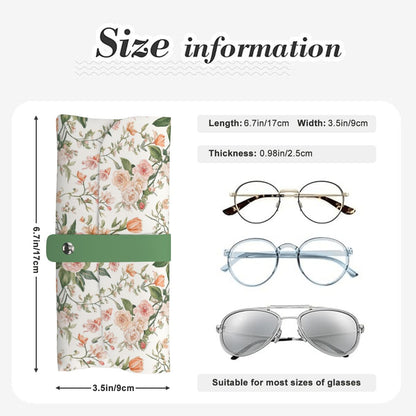 Brillenetui aus PU-Leder in floraler Optik mit drei Brillen zur Größenangabe, geeignet für verschiedene Brillenmodelle.
