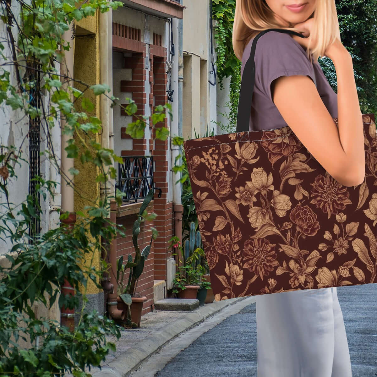 Frau trägt eine große Schultertasche mit Blumendesign aus 100 % Polyester, Größe 19,7"x15,7"x5,9", outdoor in einer Straße