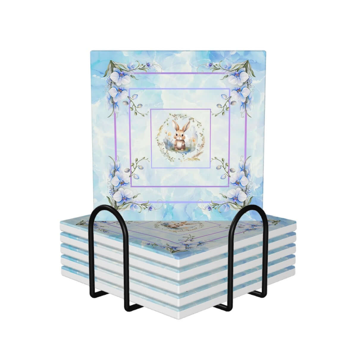 Quadratische Keramikuntersetzer, 6 Stück mit Blumen- und Hasendesign, auf einem Stapel stehend, ideal für dekorative Zwecke.