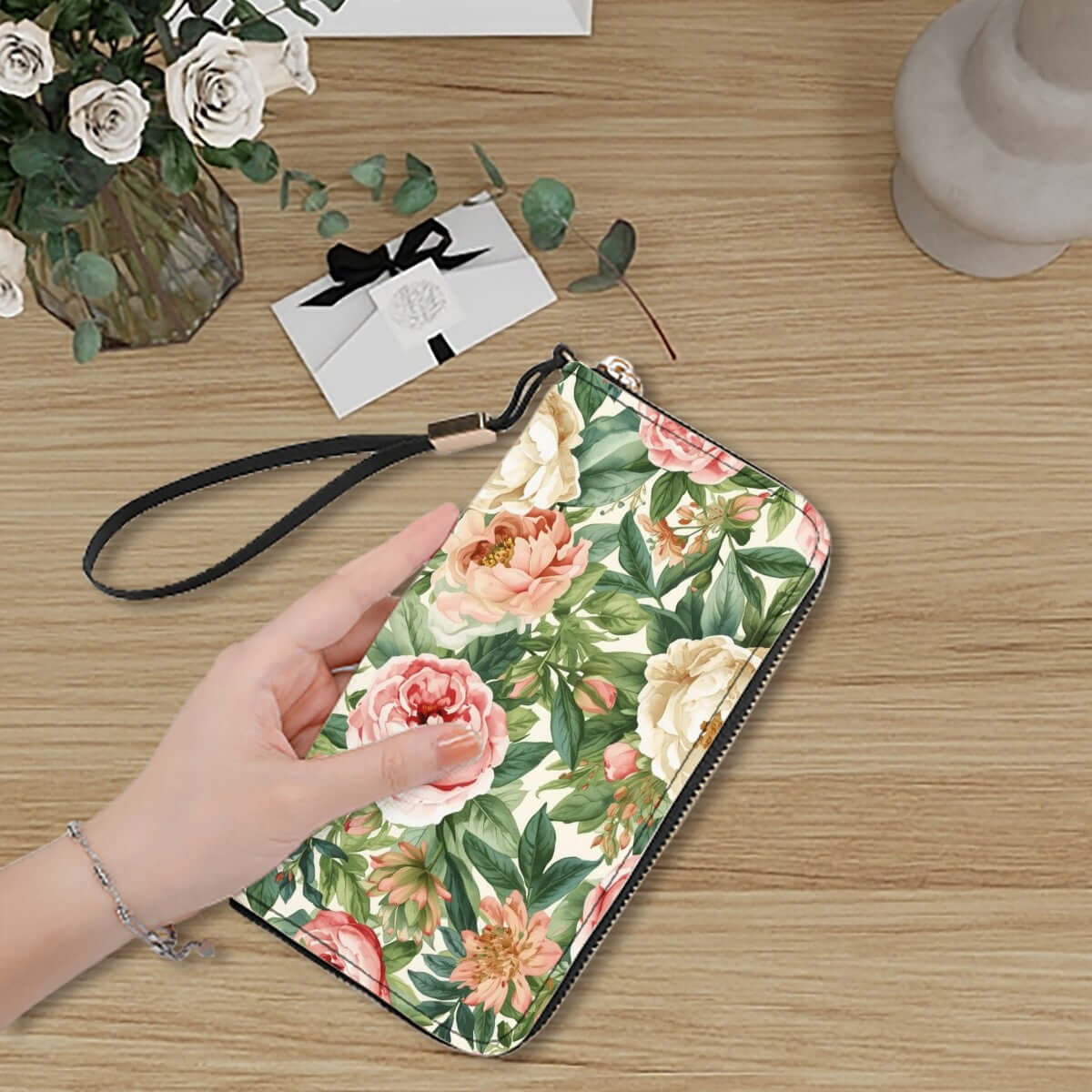 Florale Clutch-Geldbörse für Damen, PU-Material, 7,9 x 4,1 Zoll, doppelseitiger UV-Druck, große Kapazität für Karten und Bargeld.