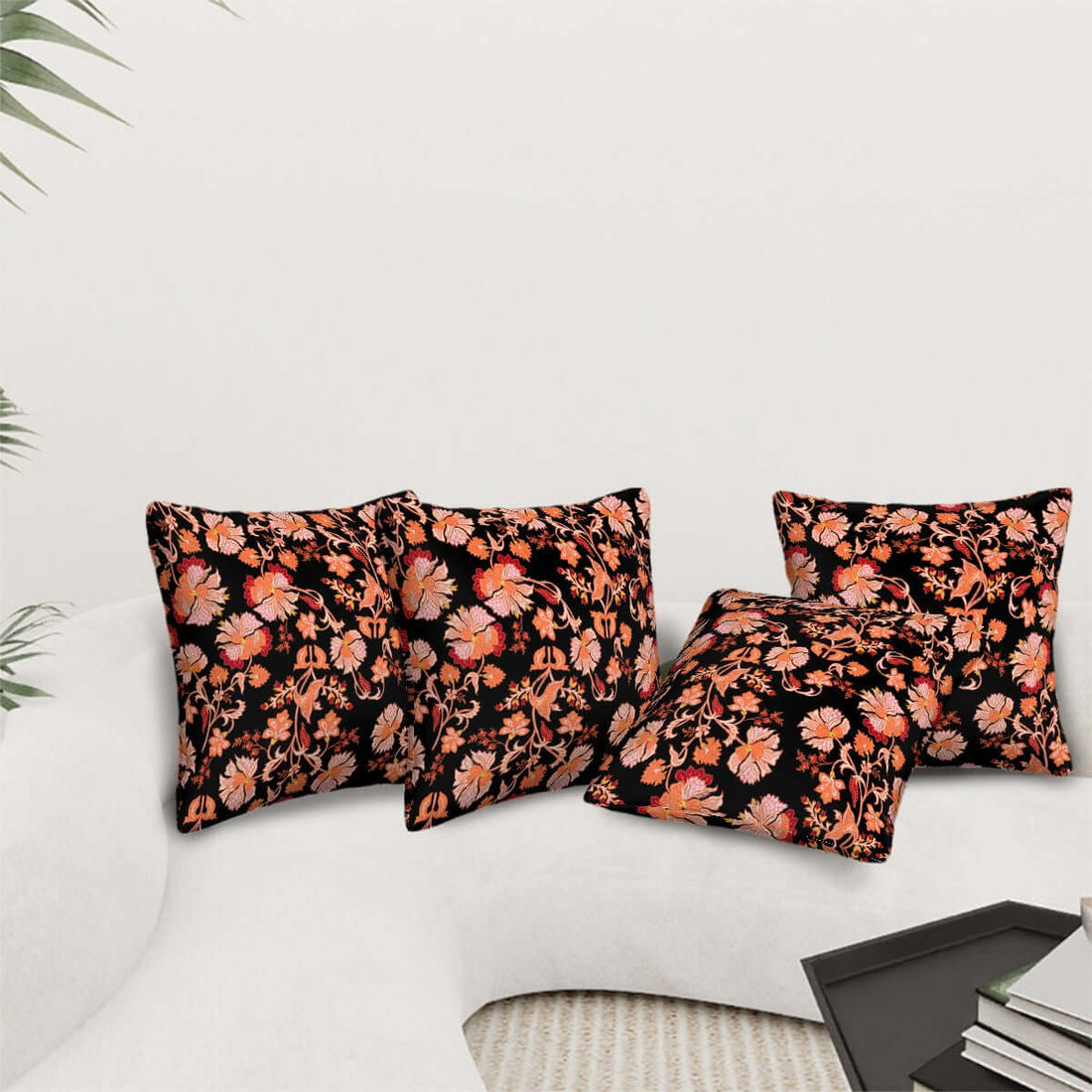 Ganzjahres-Kissenbezüge, 4er-Set mit floralem Design auf Sofa ansehen