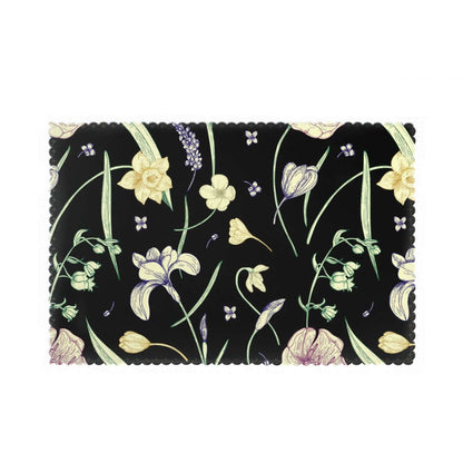 Blumenmuster auf Hitzebeständige Tischsets, 6 Stück. Details für Hitzebeständige Tischsets ansehen. Polyester, 18"x12". Sublimationsdruck.