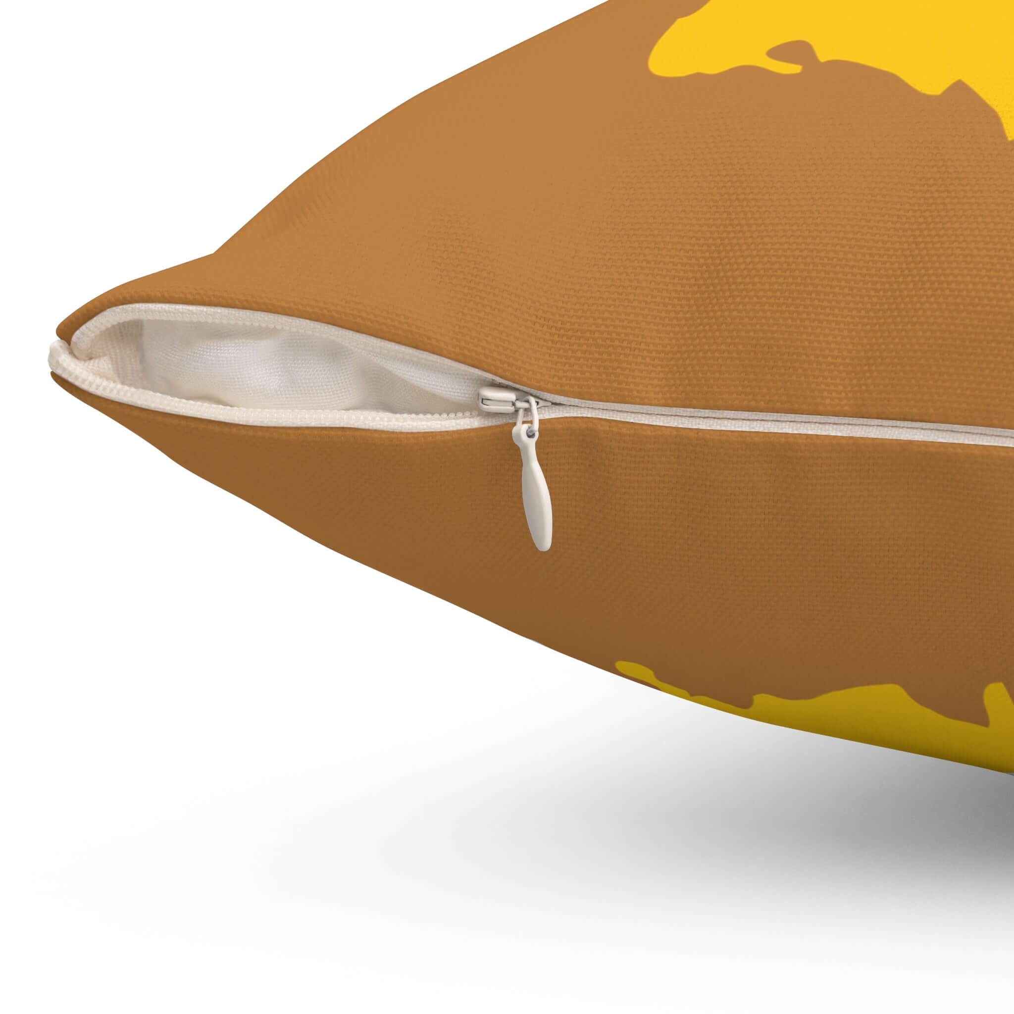 Deutschland Fußball Bierkissen mit braunem und gelbem Design, zeigt Detailansicht des Kissens mit Reißverschluss.