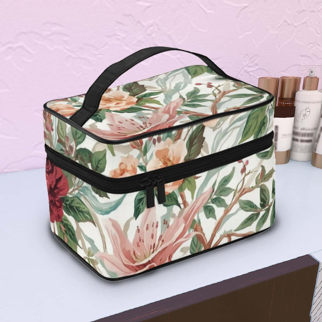 Tragbare Reise-Kosmetiktasche mit floralem Design und Reißverschluss, ideale Größe für unterwegs.