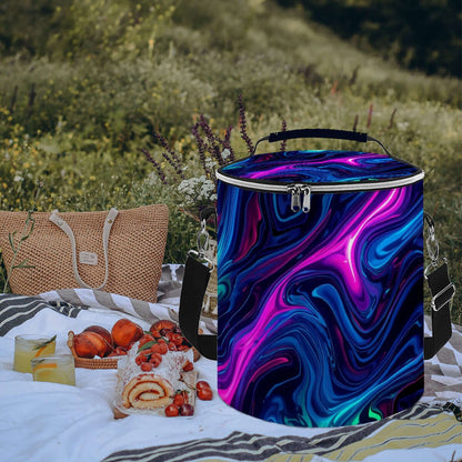 Camping-Kühltasche - Tragbar, isoliert, wasserdicht, ideal für Picknicks, mit kreativem Design auf einer Wiese.
