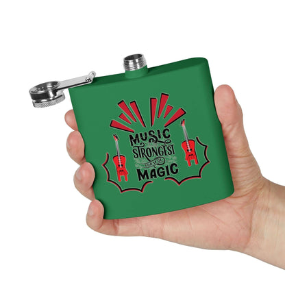 Hand holding Music Magic Edelstahl-Flachmann, stainless steel flask, ideal gift for music lovers, 170ml capacity, designed in green.