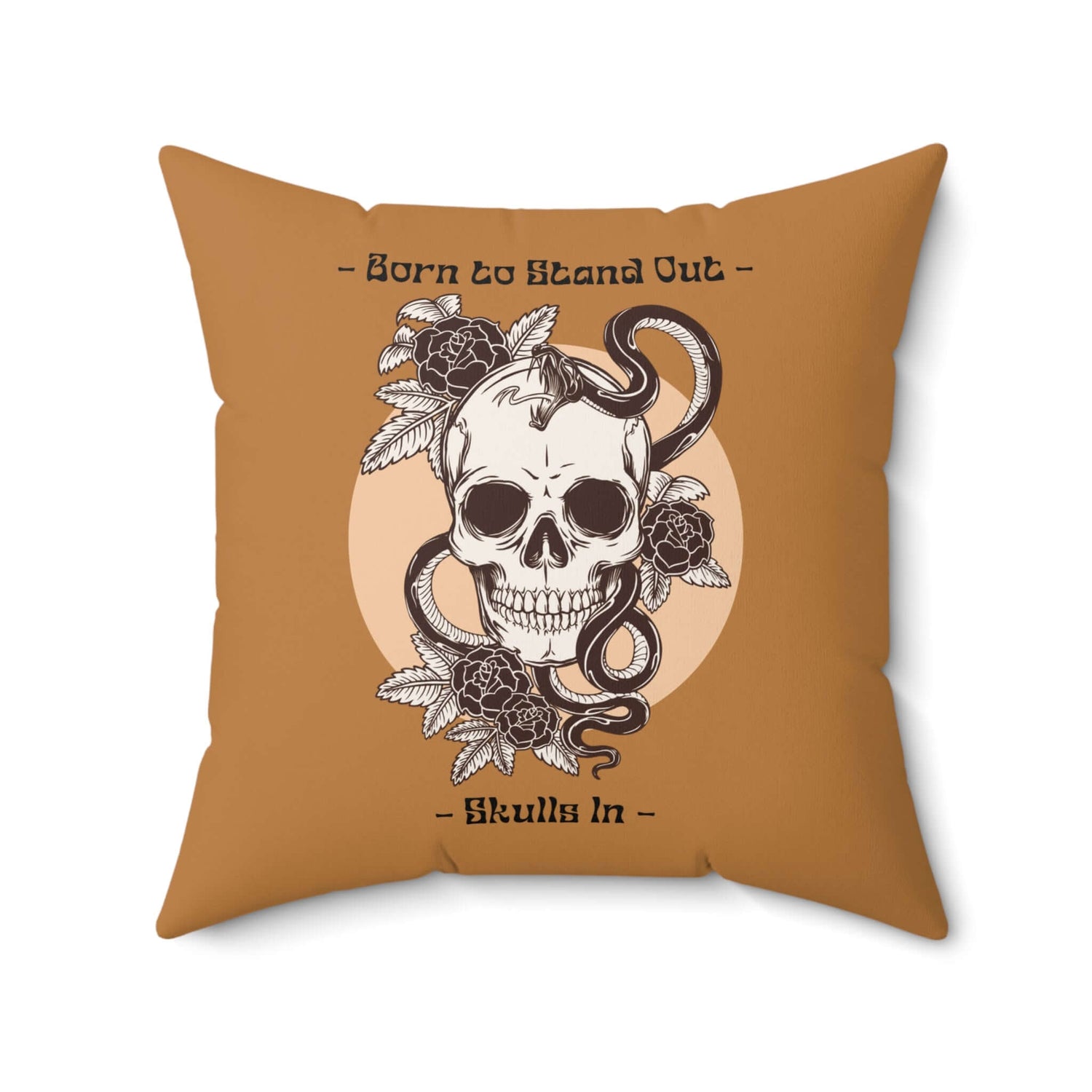 Totenkopf und Schlange Dekokissen mit stilvollem Design auf beigem Hintergrund, Kissen für individuelle Wohnkultur