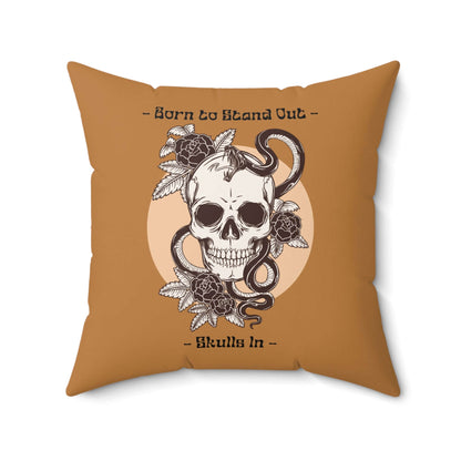 Totenkopf und Schlange Dekokissen mit stilvollem Design auf beigem Hintergrund, Kissen für individuelle Wohnkultur