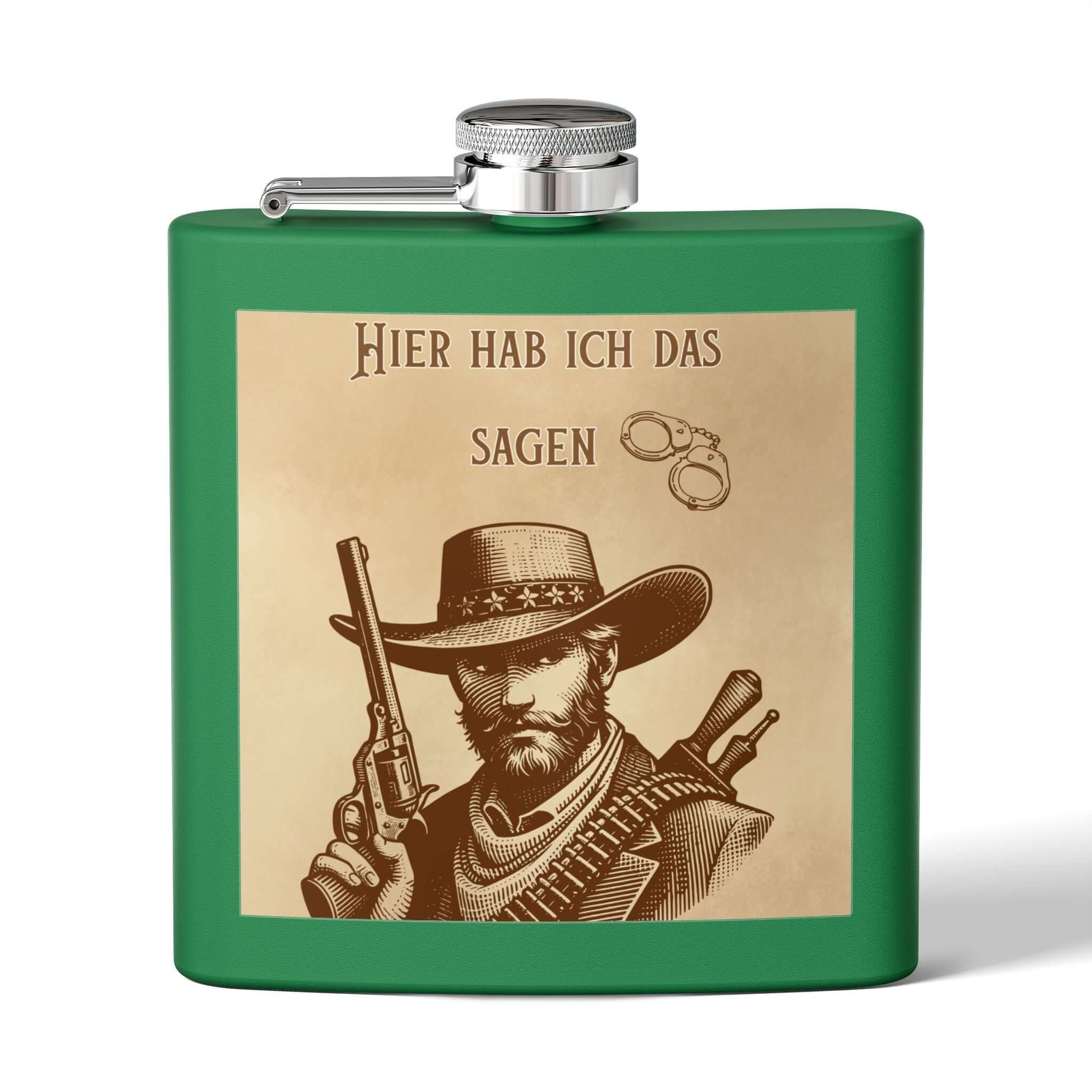 Edelstahl Flachmann Western Cowboy mit Revolver-Design auf grünem Hintergrund, 170 ml, ideal für Outdoor-Liebhaber.